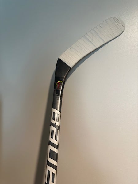 Intermediate Used Right Handed Bauer Vapor FlyLite Hockey Stick P92