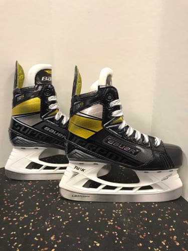 Junior New Bauer Supreme 3S Hockey Skates Extra Wide Width Size 2