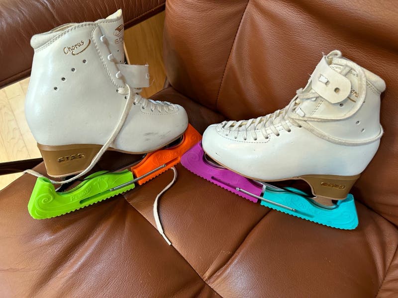 Used EDEA chorus Figure Skates - SIZE 225 | SidelineSwap