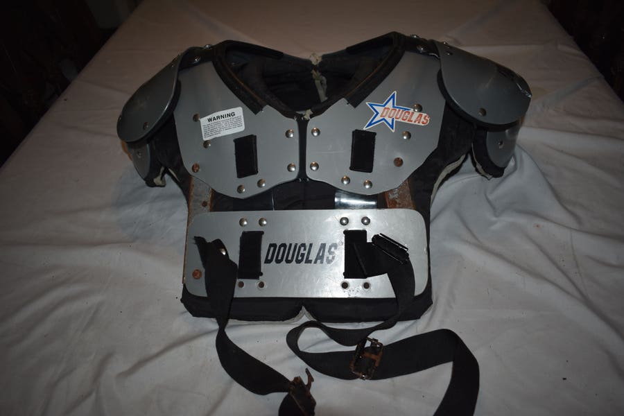 Douglas Destroyer QBS Football Shoulder Pads, Small (17-18