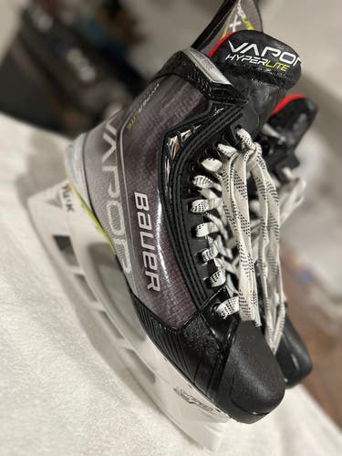 Used Bauer Regular Width   Size 8 Vapor Hyperlite Hockey Skates