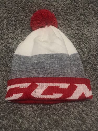 CCM KNIT BEANIE TOQUE HAT ONE SIZE FITS ALL NEW WITHOUT TAGS