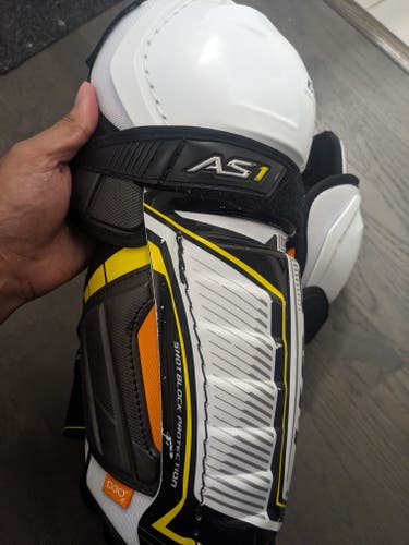 Like New CCM Super Tacks AS1 Shin Pads - 13"