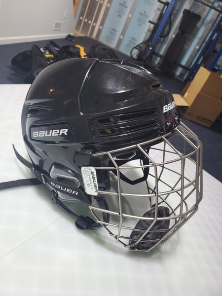 Large Bauer Re-Akt 75 Helmet With Profile III Cage