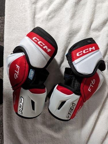 Used CCM FT6 Elbow Pads, Sr. Medium