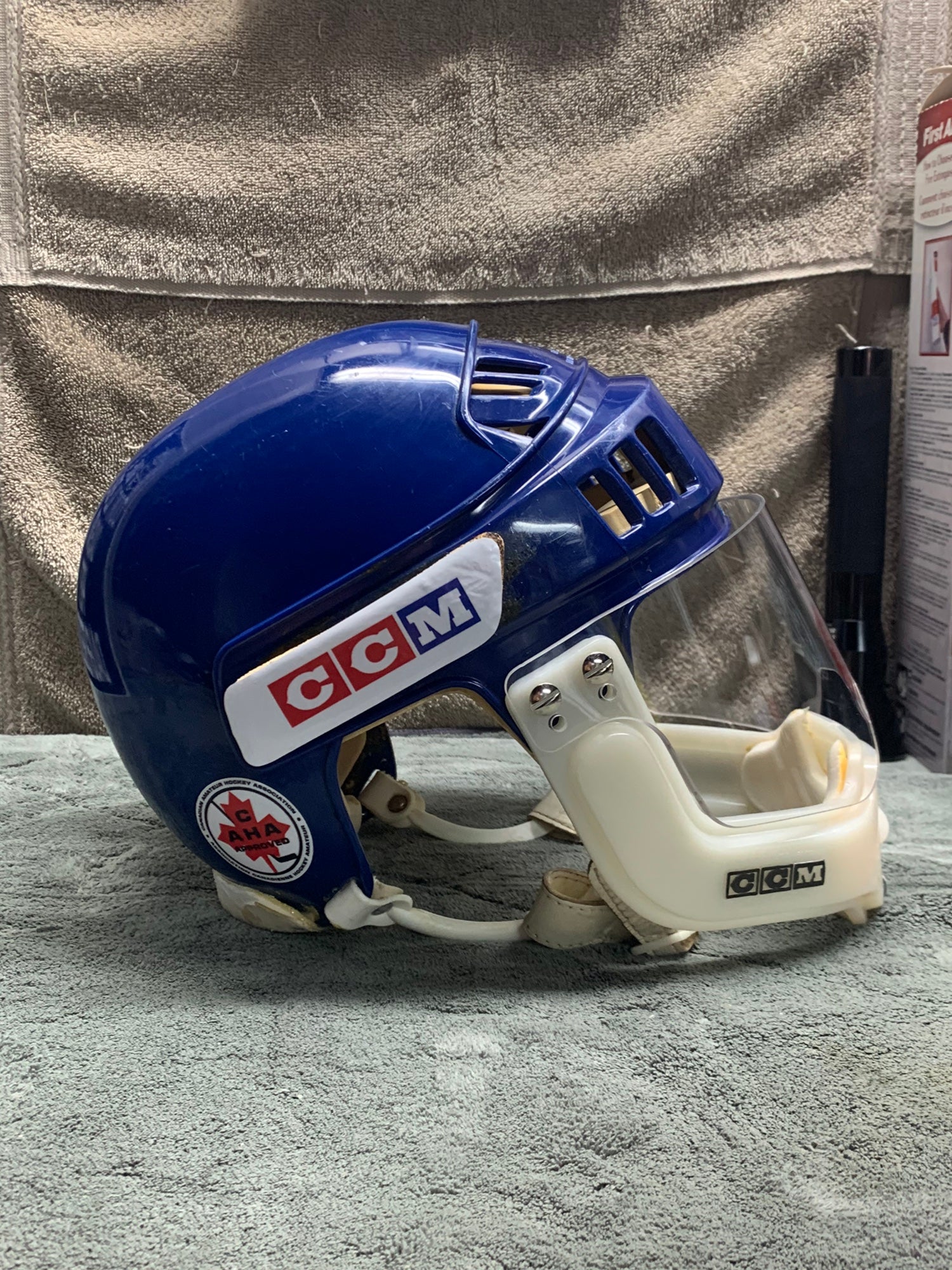 H-1 Vintage Style Hockey Helmet Adjustable (Senior Sm/Med)