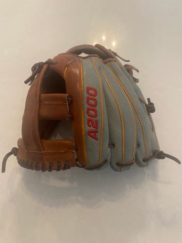Used Right Hand Throw Wilson Infield DP15 A2000 Baseball Glove 11.75"