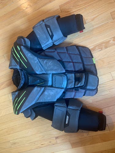 Bauer hyperlite chest protector goalie