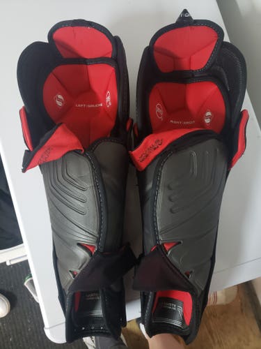 Like-New Bauer Vapor 1X Lite Shin Pads