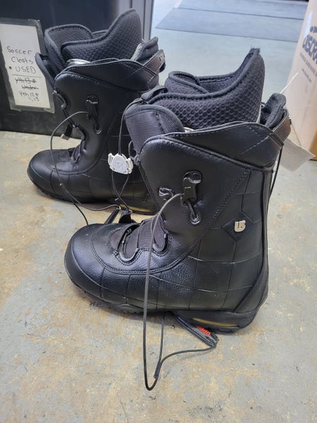 Used Burton Ion Senior 8.5 Men s Snowboard Boots SidelineSwap