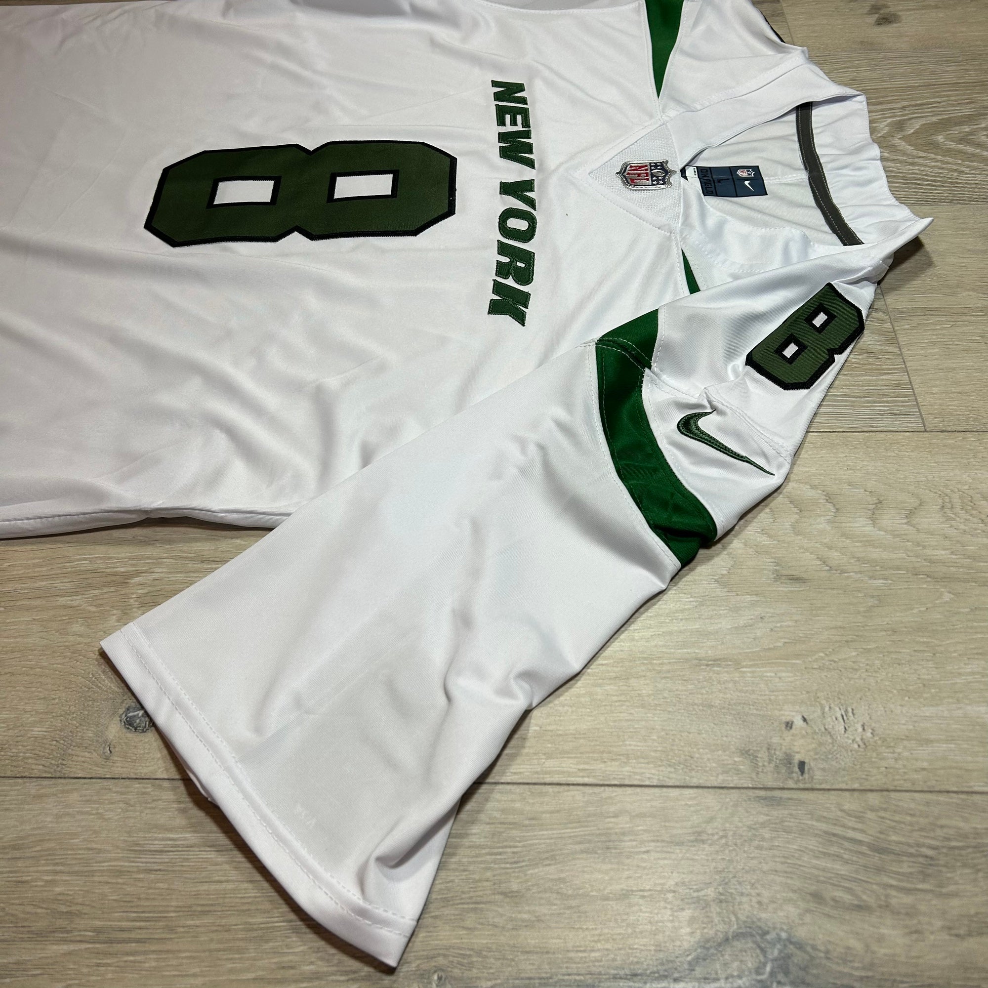 New York Jets Aaron Rodgers Jersey Print White / Medium - 19.5x25 | Sporticulture