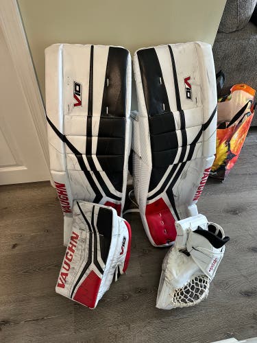35" Vaughn Pro Stock Velocity V9 Goalie Leg Pads