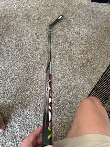 Senior Right Handed P29 Vapor Hyp2rlite Hockey Stick