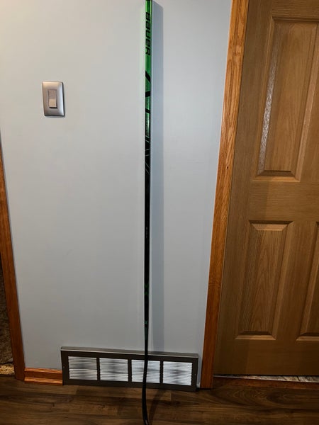 Senior Right Handed P92 Vapor ADV Hockey Stick