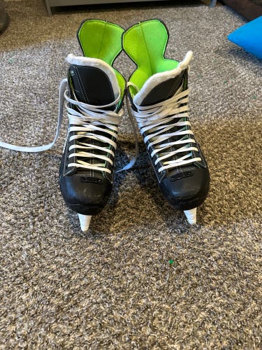 Used Bauer Size 9.5 XLS Hockey Skates