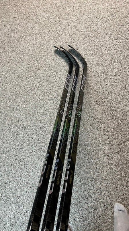 Senior Right Handed P90 Pro Stock Super Tacks AS-V PRO Hockey Stick