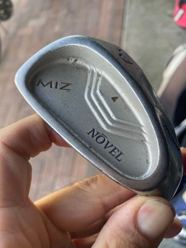 Mizuno ladies pitching Wedge Novel in right handed Graphite