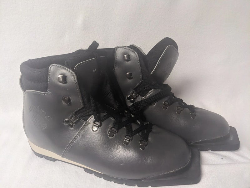 Alpina Insulated XC Cross Country 3 Pin 75 mm Ski Boots Size 10.5 Color Gray Con