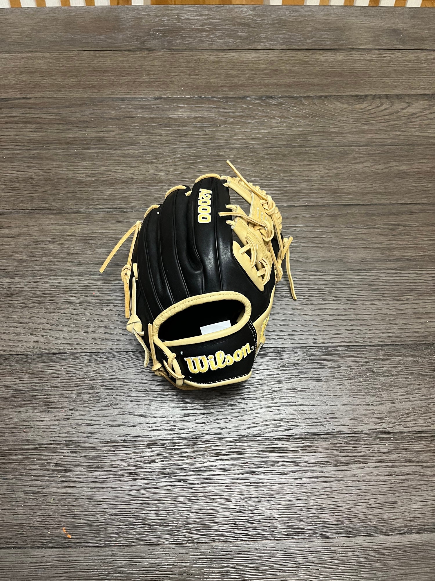 Wilson A2000 Exclusive Edition 1786 11.5 Baseball Glove H Web Beige/Black  11.5 Right Hand