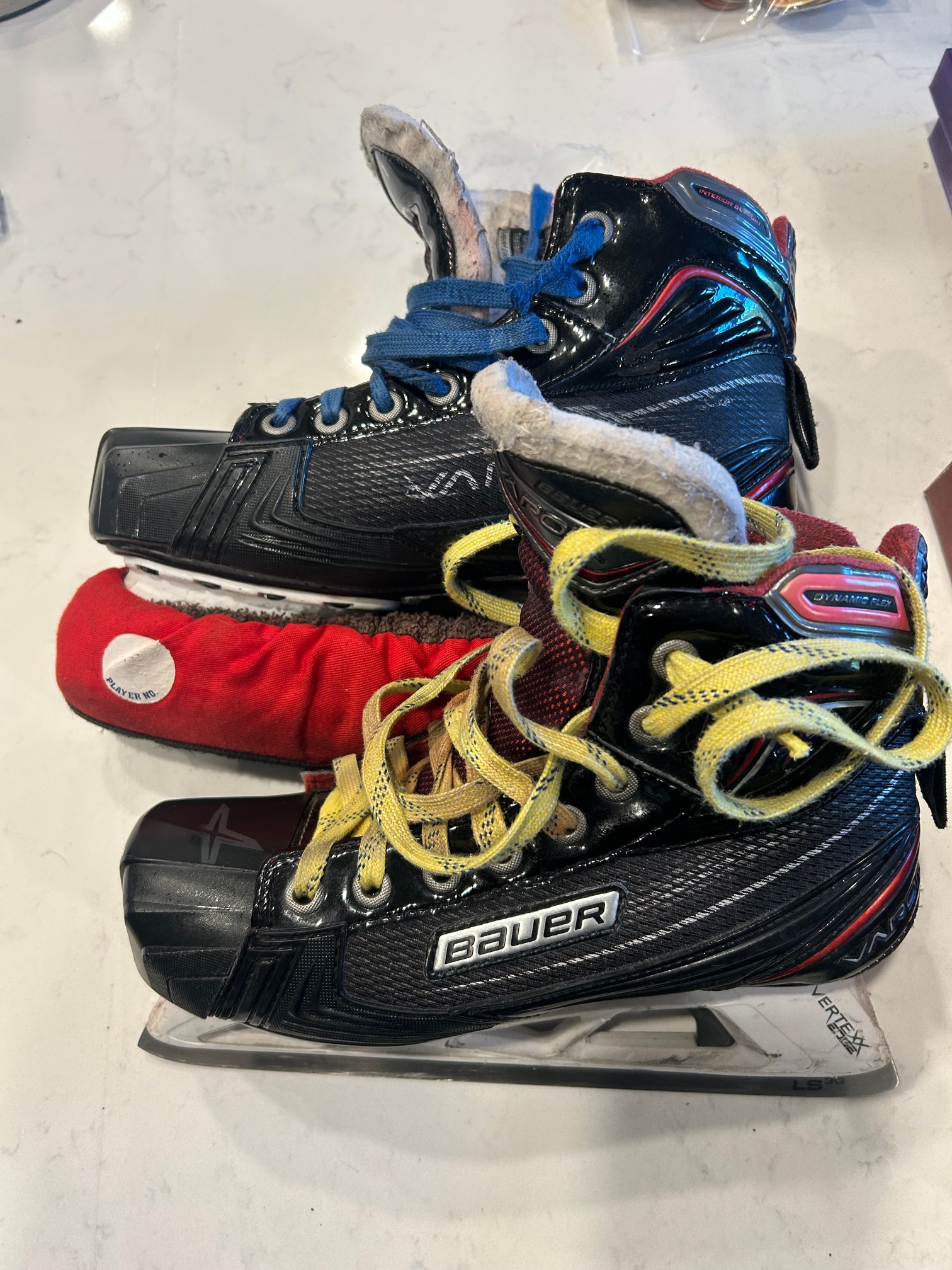 Junior Used Bauer vapor x900 Hockey Goalie Skates Regular Width Size 5