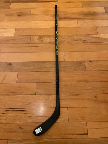 New Bauer AG5NT Hockey Stick P28/70 Flex/Right Handed