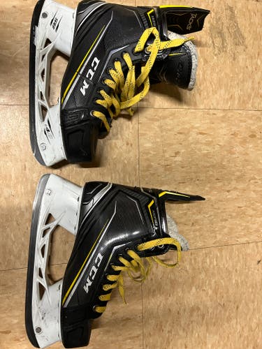 Senior Used CCM Tacks 9090 Hockey Skates Regular Width Size 8.5