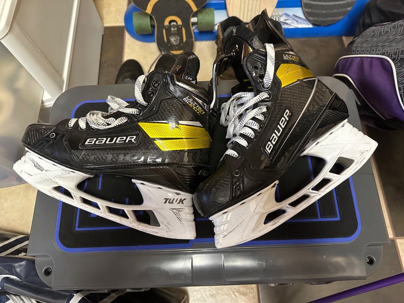 Used Bauer Size 9, Fit 2, NO STEEL, Supreme UltraSonic Hockey Skates - Senior