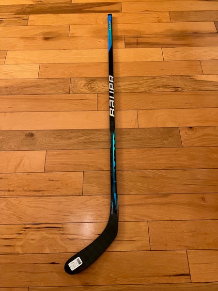 New Bauer Sync Hockey Stick P28/70 Flex/Right Handed