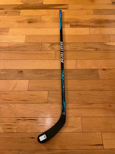 New Bauer Sync Hockey Stick P92/77 Flex/Right Handed