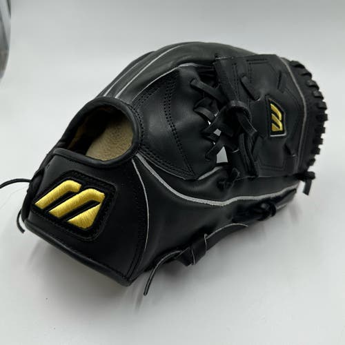 *NEW WITH TAGS* Old Vintage Mizuno Classic Pro GCP 40 Baseball Glove 11" RHT - 'Big M Logo'