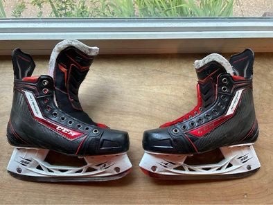 CCM JetSpeed skates