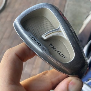 Top flite iron 8 in right hand  Steel shaft in regular