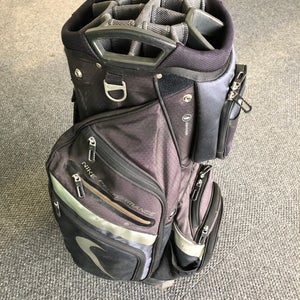 Used Men's Nike Carry Bag