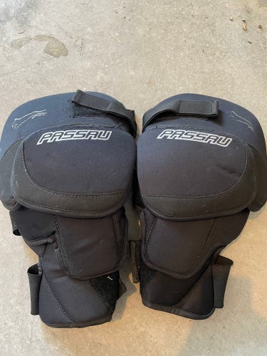 Passau Knee Guards