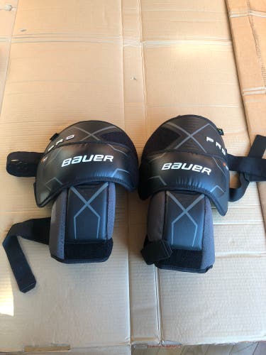 Bauer Pro SR Knee Guards