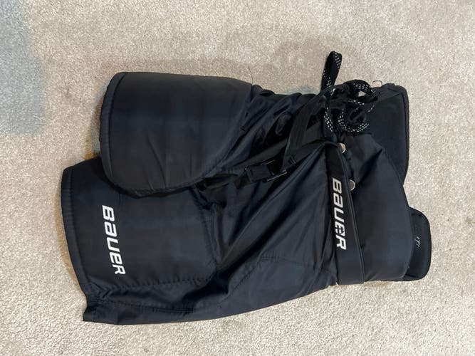 Used Large Bauer Nexus elevate Hockey Pants