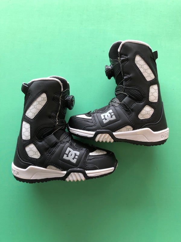Used Men's 4.0 (W 5.0) DC Snowboard Boots