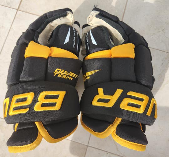 Used Bauer 4 Roll Gloves 15"