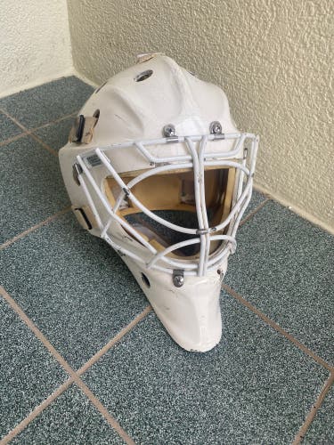 Used Bauer 960 Type 2 Goalie Mask