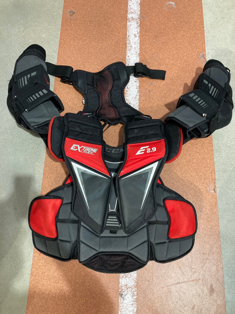 Used INT Small CCM Extreme Flex E 2.9 Goalie Chest Protector