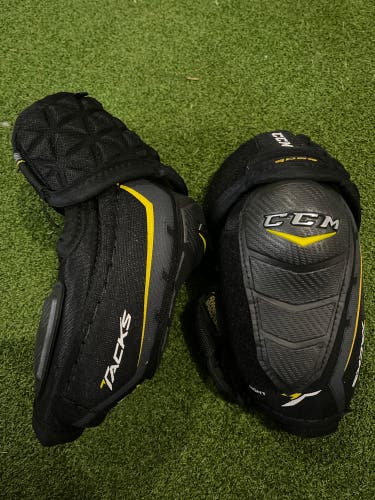 Like New! CCM tacks 6052 Elbow Pads JUNIOR large