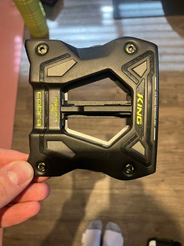 Cobra Agera RH Armlock Putter