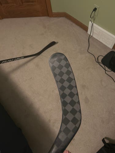 Senior Left Hand P90TM Pro Stock Vapor Hyperlite Hockey Stick