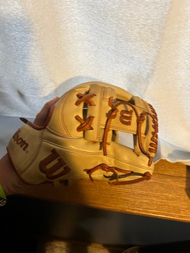 2022 Infield 11.5" A2000 Baseball Glove