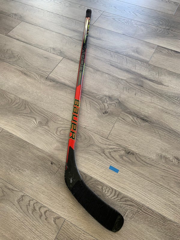 Youth Right Handed Vapor Tyke Hockey Stick