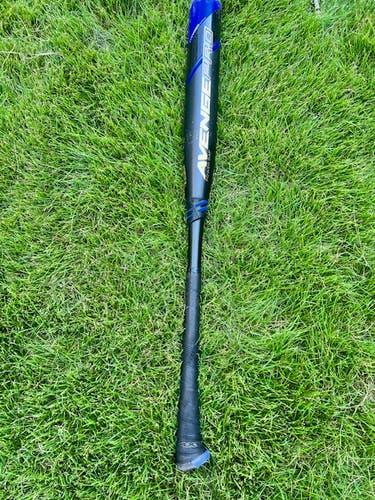 Used 2022 AXE Composite Avenge Bat (-11) 19 oz 30"