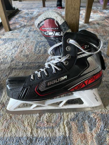 Junior Used Bauer Vapor X2.9 Hockey Skates Regular Width Size 7