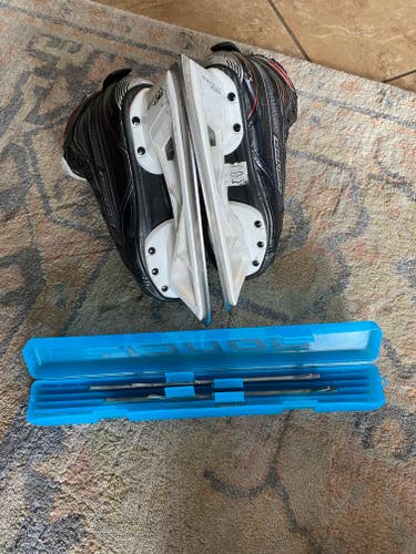 Youth Used Bauer Vapor X700 Hockey Skates Regular Width Size 1