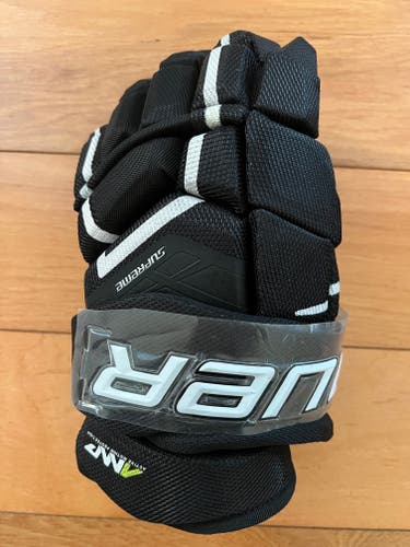 New Bauer Supreme Ultrasonic Gloves 13" - Senior