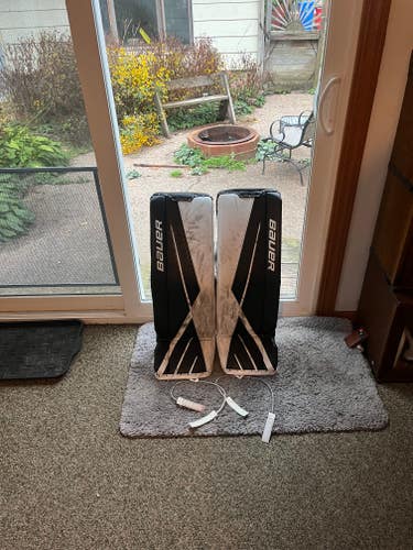 Used Intermediate Large Bauer Goalie Leg Pads